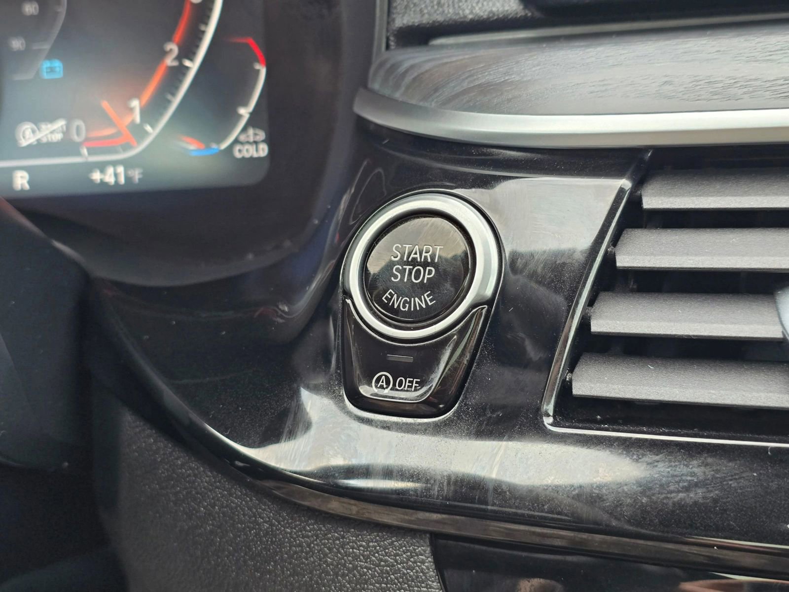 Used 2021 BMW 530i xDrive image 31