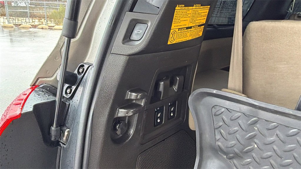 Used 2011 Toyota Sequoia Platinum image 43