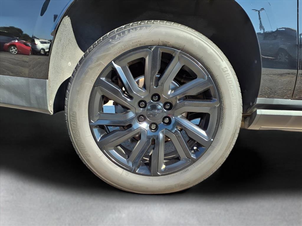 Used 2021 Chevrolet Suburban High Country w/ Premium Package image 9