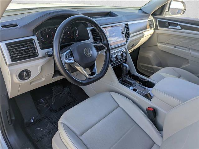 Used 2023 Volkswagen Atlas SE w/ Black Wheel Package image 9