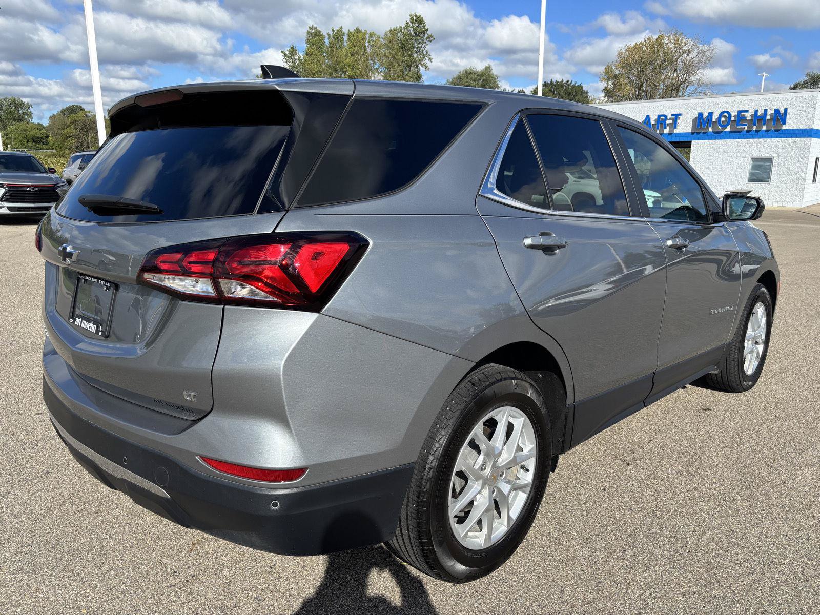 Used 2024 Chevrolet Equinox LT w/ LPO, Floor Liner Package FWD image 5