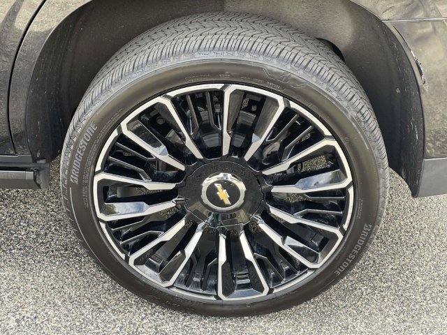 Certified 2025 Chevrolet Tahoe High Country AWD/4WD image 14