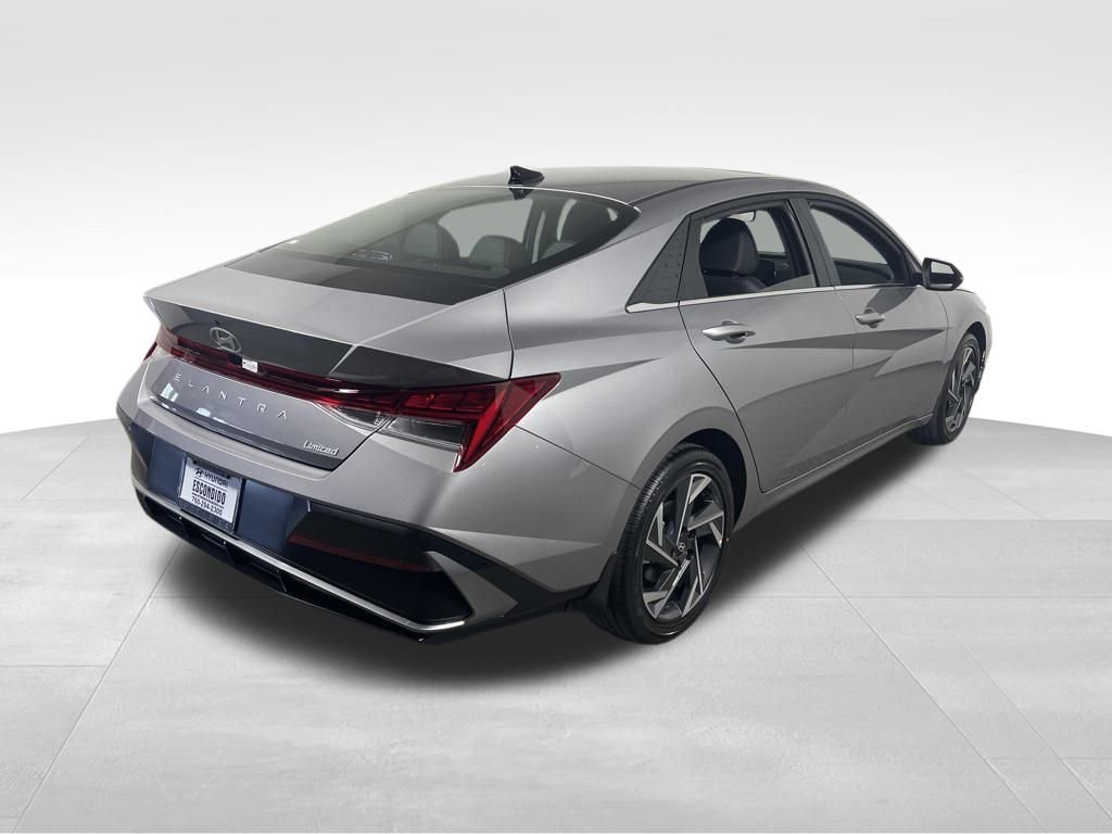 New 2025 Hyundai Elantra Limited image 5