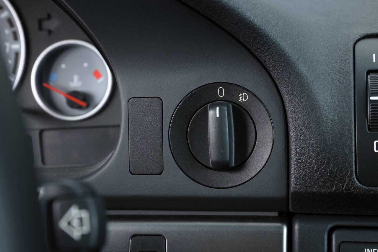 Used 2003 BMW M5 image 61