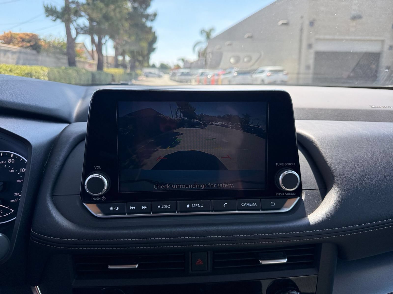Used 2025 Nissan Rogue SV FWD image 21