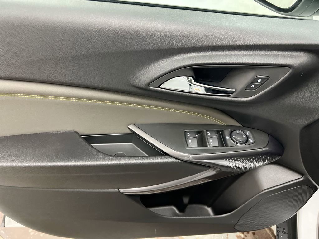 New 2026 Chevrolet Trax ACTIV w/ Sunroof Package FWD image 21