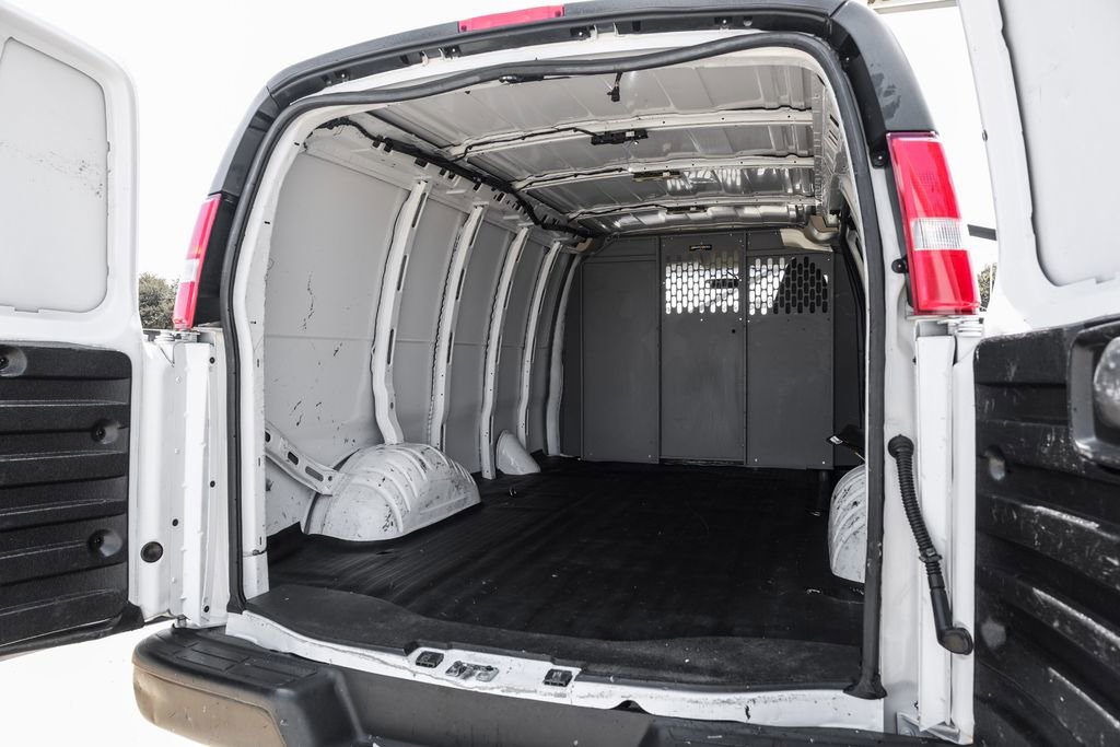 Used 2021 Chevrolet Express 3500 w/ Driver Convenience Package RWD image 49