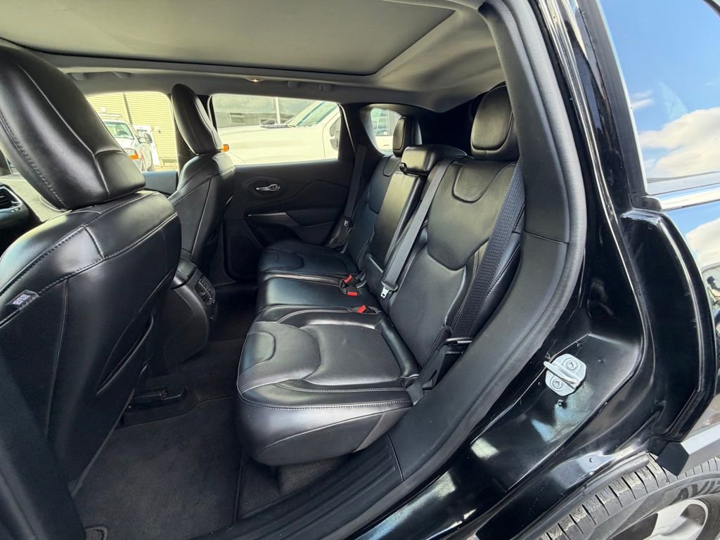 Used 2021 Jeep Cherokee Limited w/ Elite Package image 10