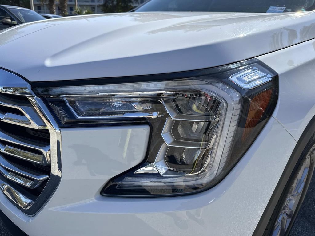 Used 2024 GMC Terrain SLT image 10