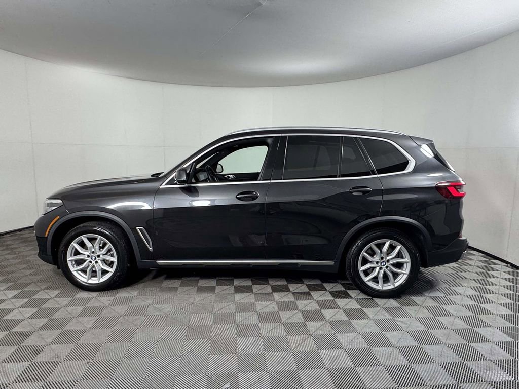 Used 2021 BMW X5 xDrive40i w/ Premium Package image 11