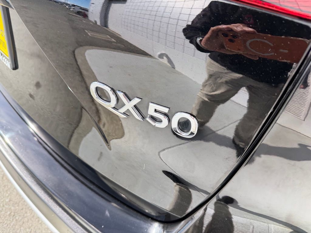 Used 2022 INFINITI QX50 Essential image 12