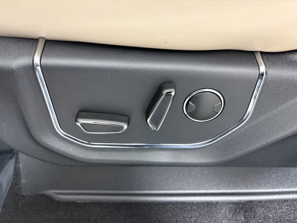 Certified 2024 Ford Expedition Max Platinum image 16