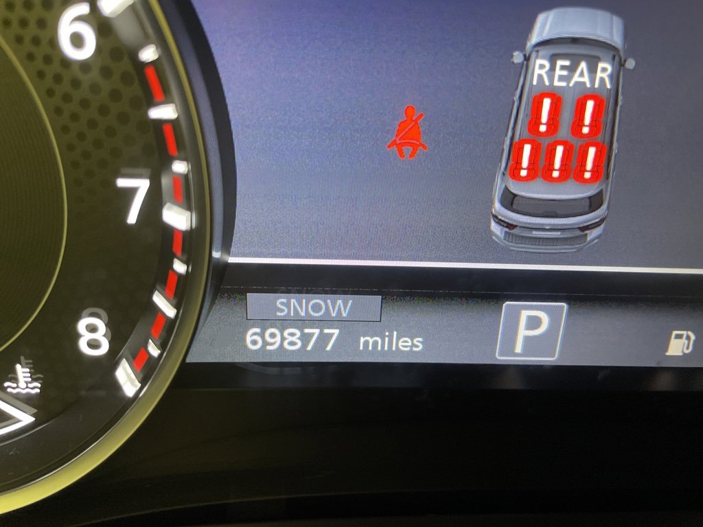 Used 2022 Nissan Armada SL w/ Captain's Chairs Package image 16