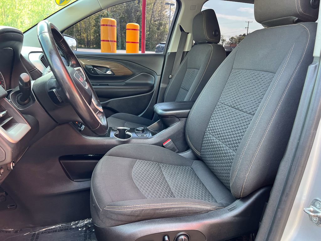 Used 2019 GMC Terrain SLE w/ Driver Convenience Package AWD/4WD image 17