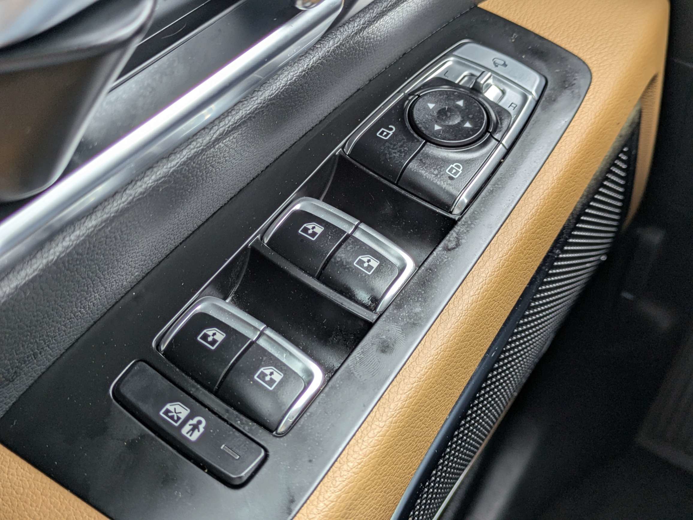 Certified 2021 Kia Telluride SX w/ Towing Package FWD image 31