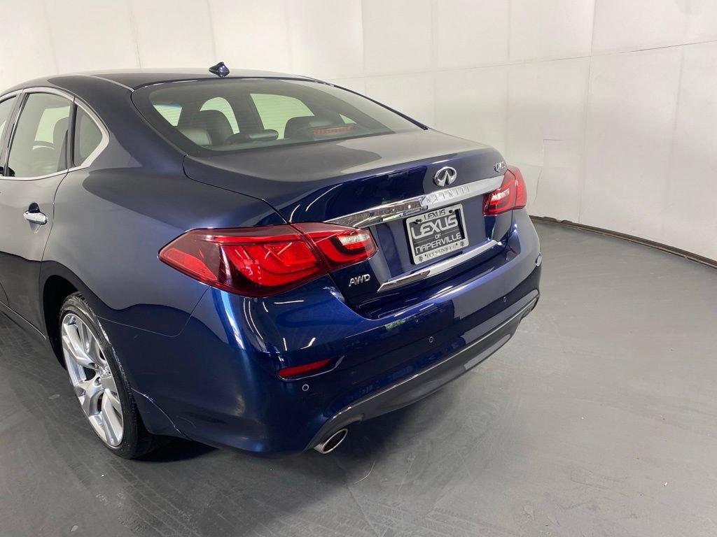 Used 2017 INFINITI Q70 3.7 w/ Technology Package AWD/4WD image 9