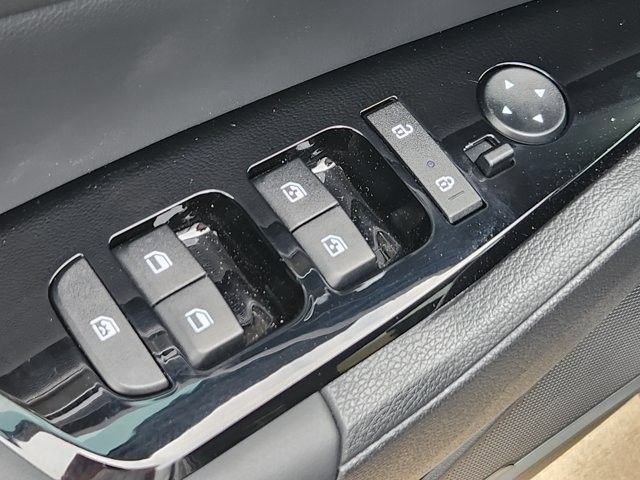 Used 2025 Kia Sportage X-Line AWD/4WD image 22