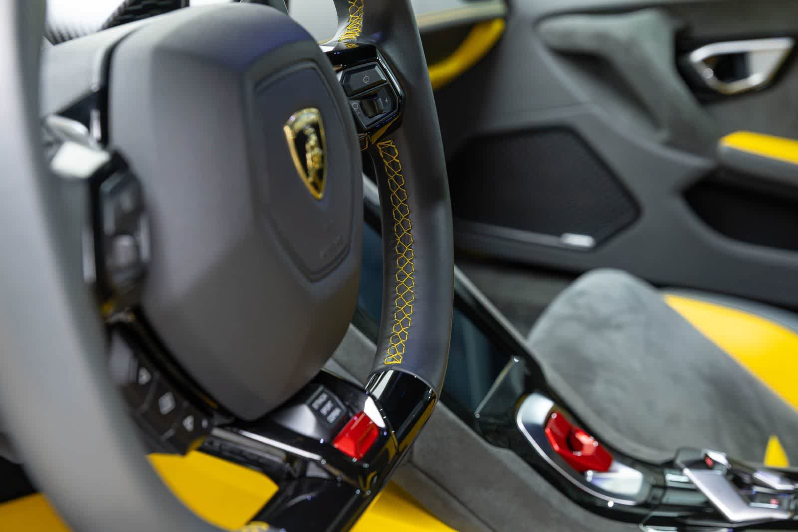 Used 2023 Lamborghini Huracan Tecnica RWD image 27