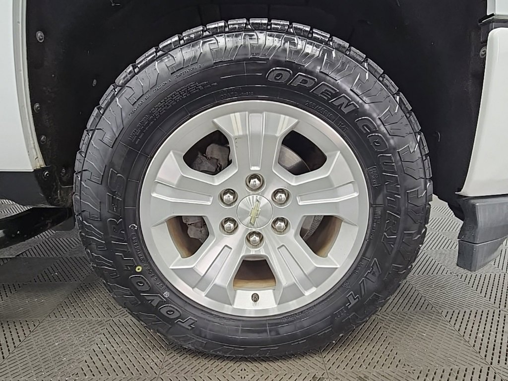 Used 2018 Chevrolet Silverado 1500 LT w/ All Star Edition image 42
