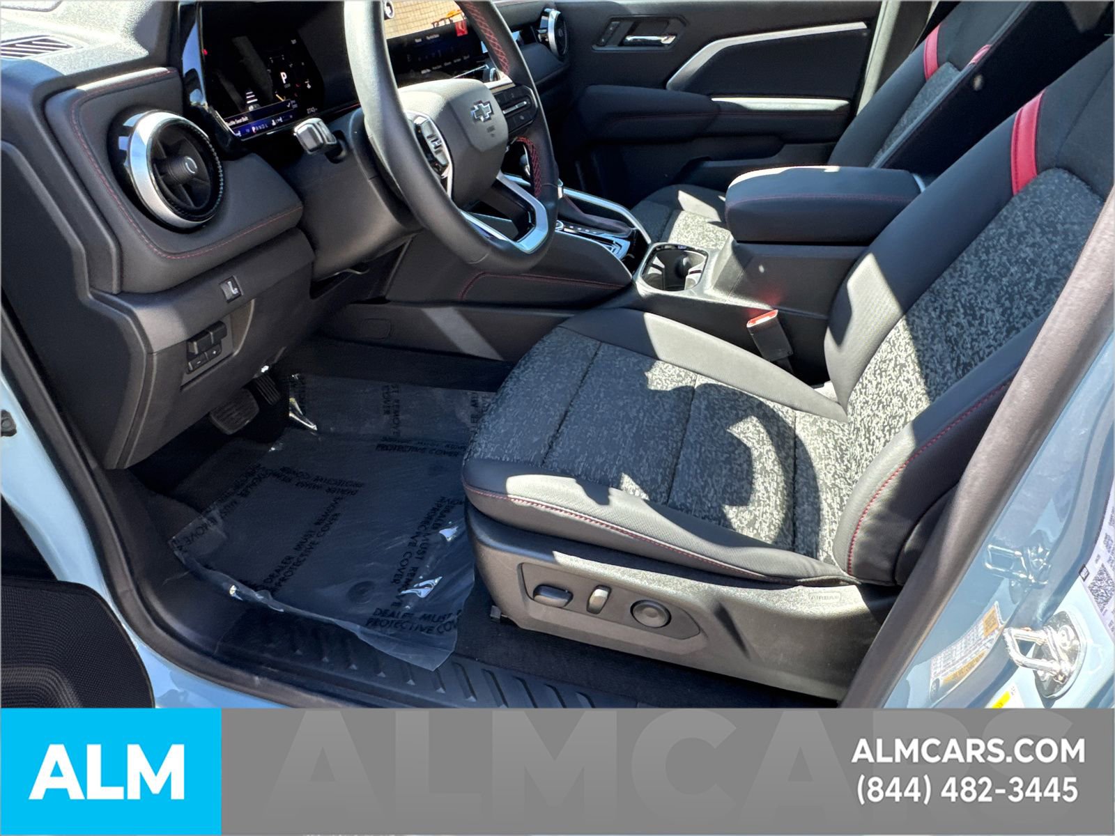 Used 2025 Chevrolet Colorado Z71 w/ Technology Package image 11