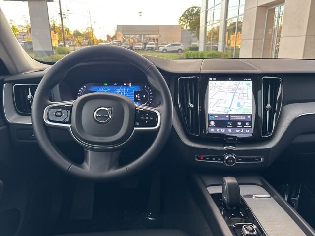 Used 2025 Volvo XC60 B5 Plus AWD/4WD image 19