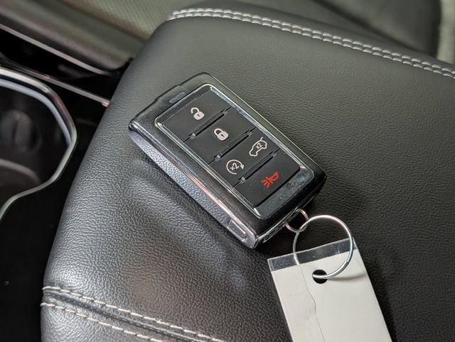 Used 2023 Jeep Grand Cherokee Limited w/ Luxury Tech Group II AWD/4WD image 26