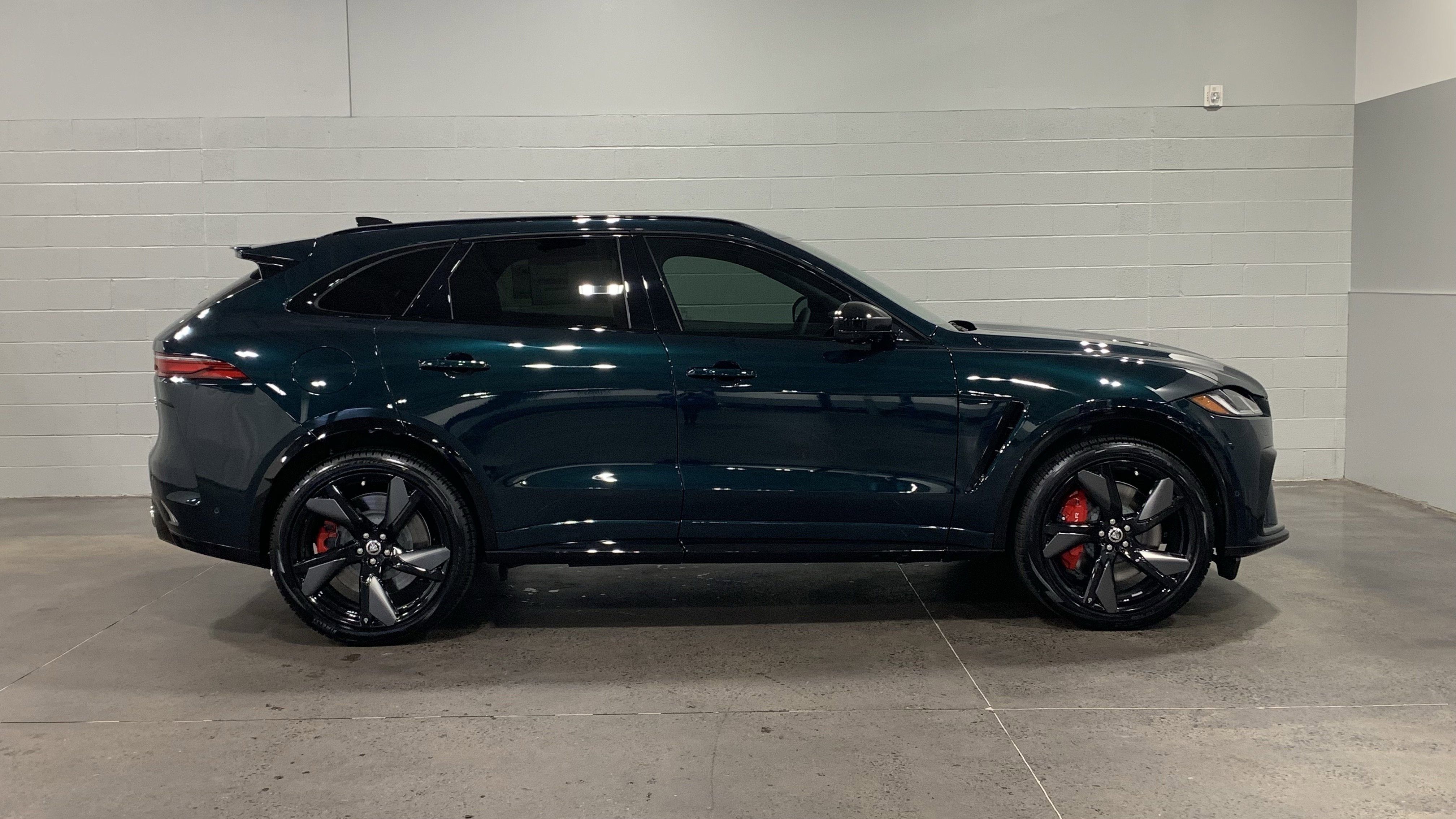 New 2026 Jaguar F-PACE SVR 575 Edition image 13