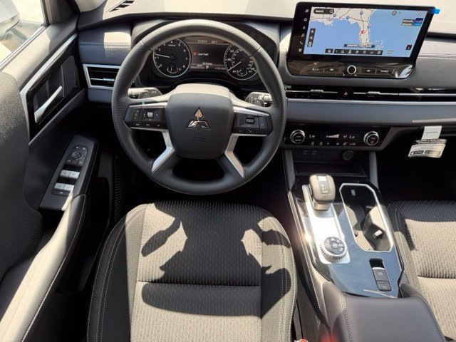 New 2026 Mitsubishi Outlander ES FWD image 18