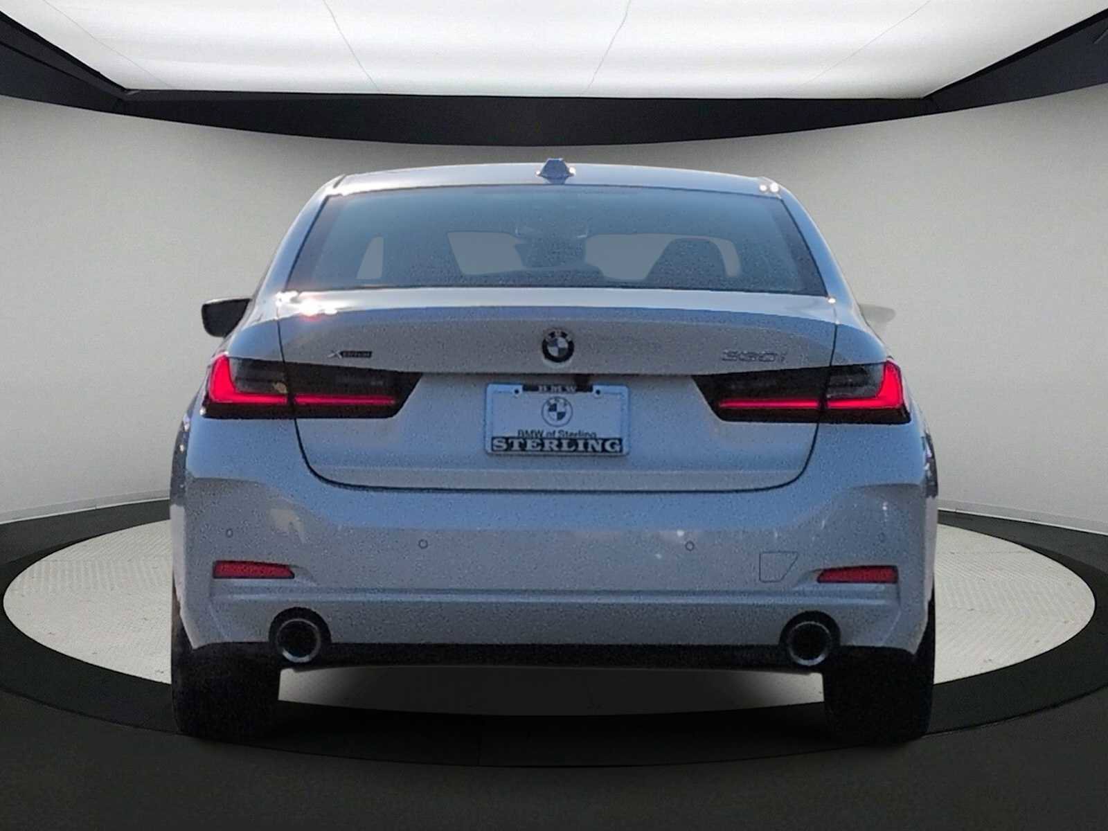 Used 2025 BMW 330i xDrive Sedan w/ Convenience Package image 7