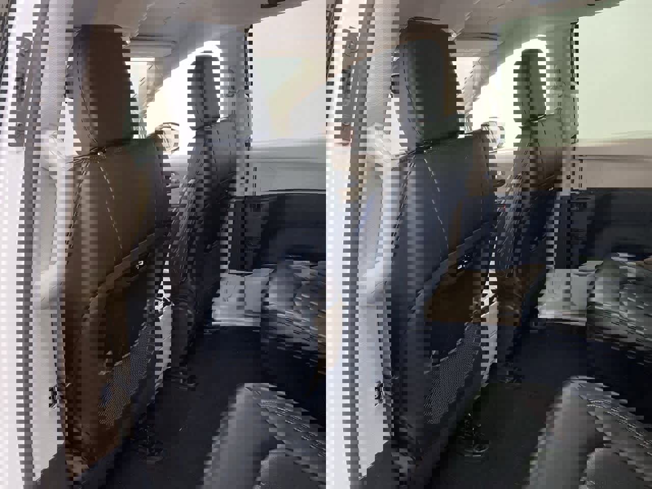 Used 2023 Chrysler Pacifica Touring-L image 16