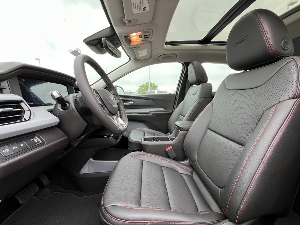 New 2027 Chevrolet Bolt RS w/ Technology Package FWD image 17