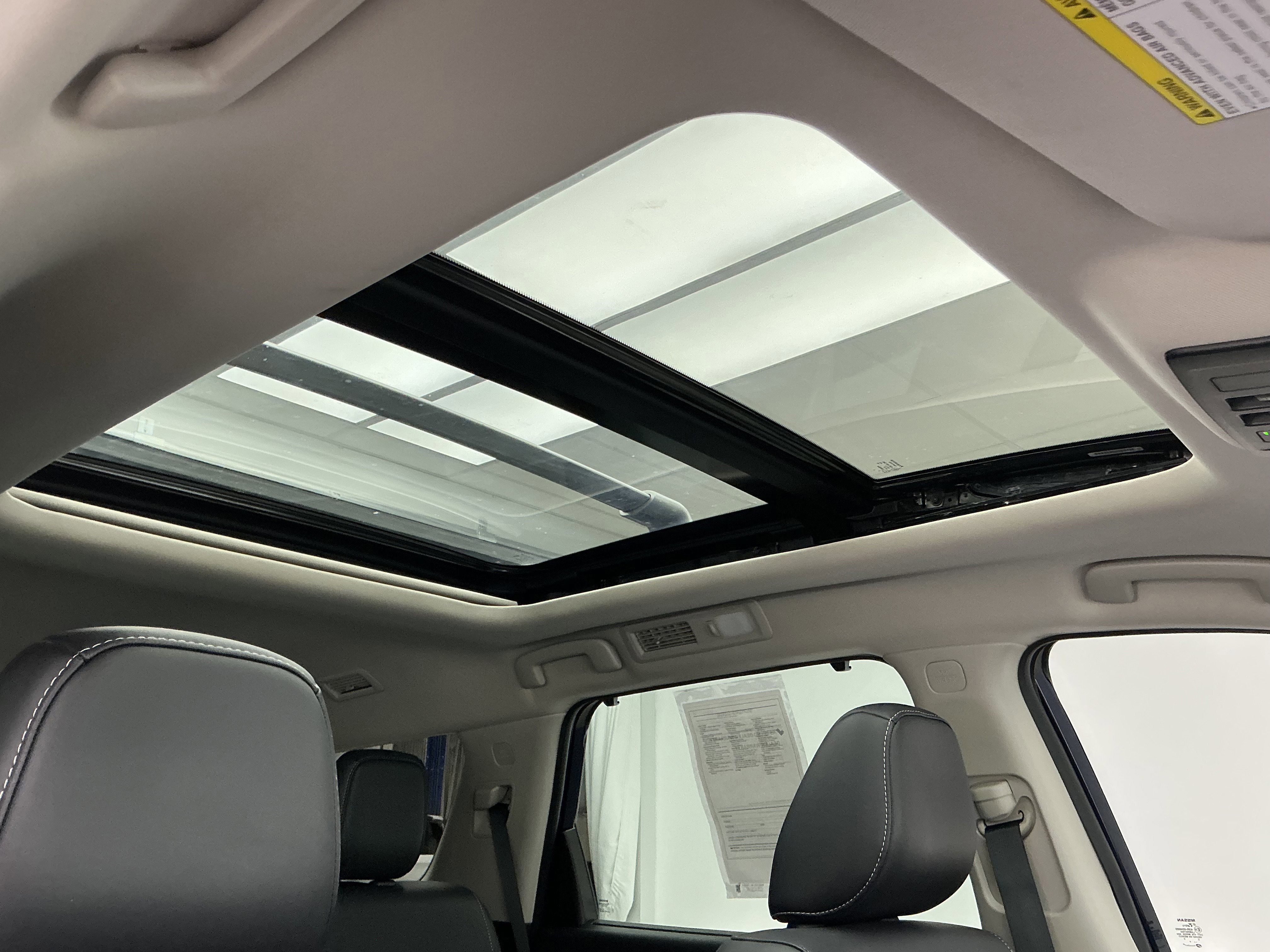 Used 2024 Nissan Pathfinder Platinum image 25