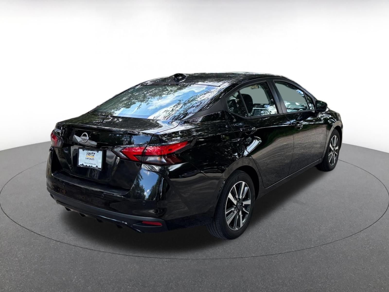 Used 2025 Nissan Versa SV FWD image 17