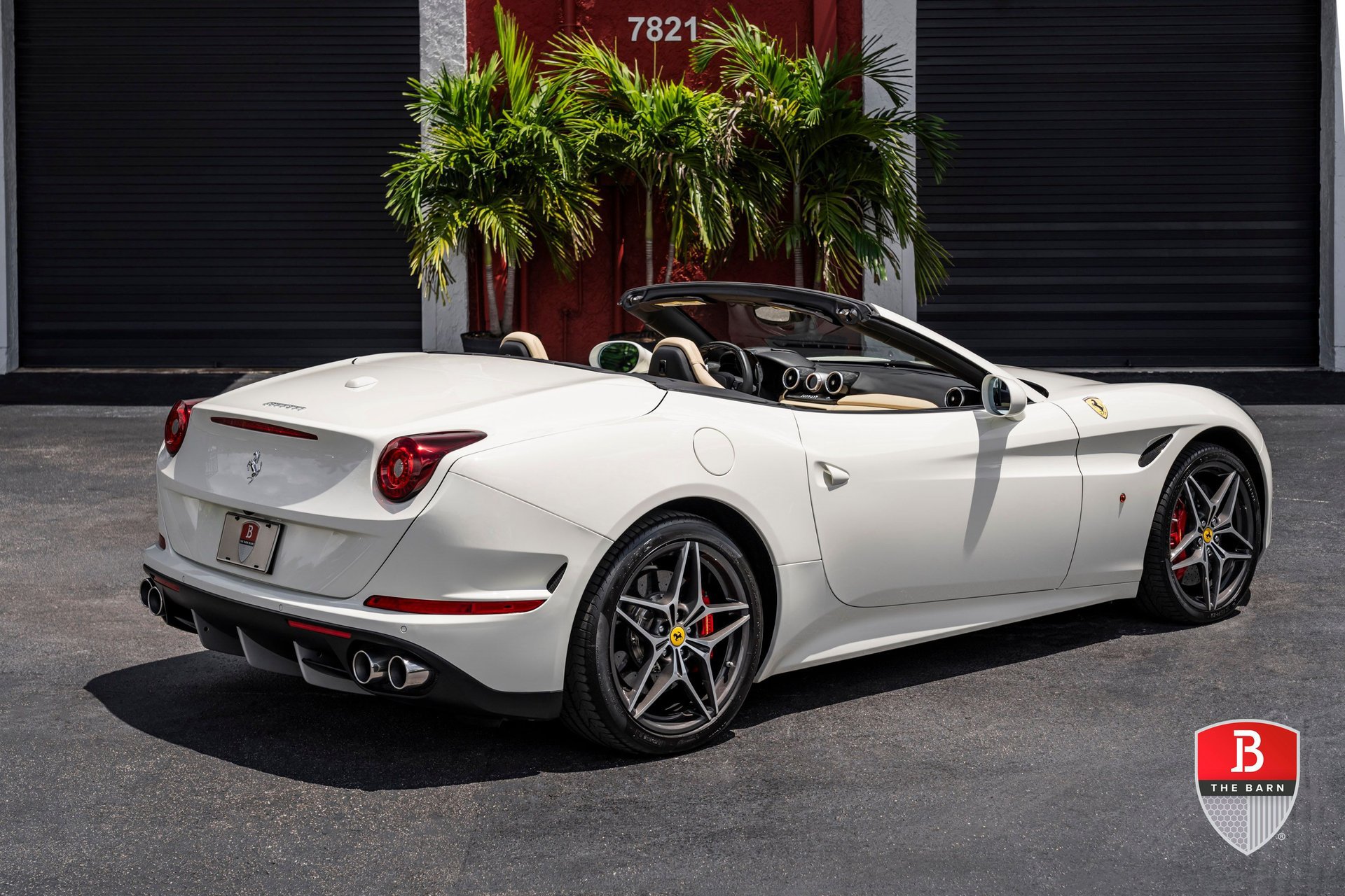 Used 2017 Ferrari California T RWD image 15