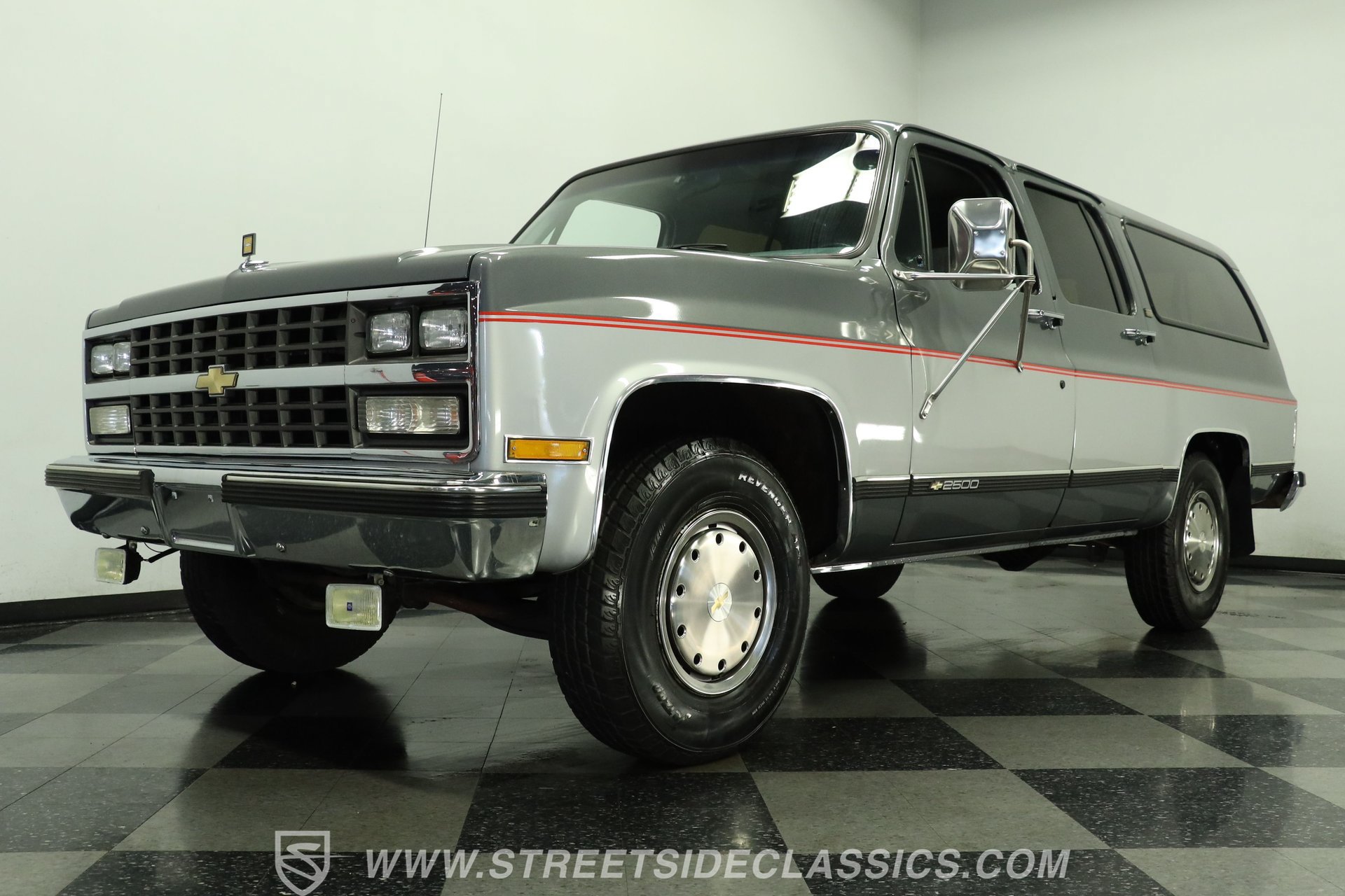 Used 1990 Chevrolet Suburban 2500 RWD image 21