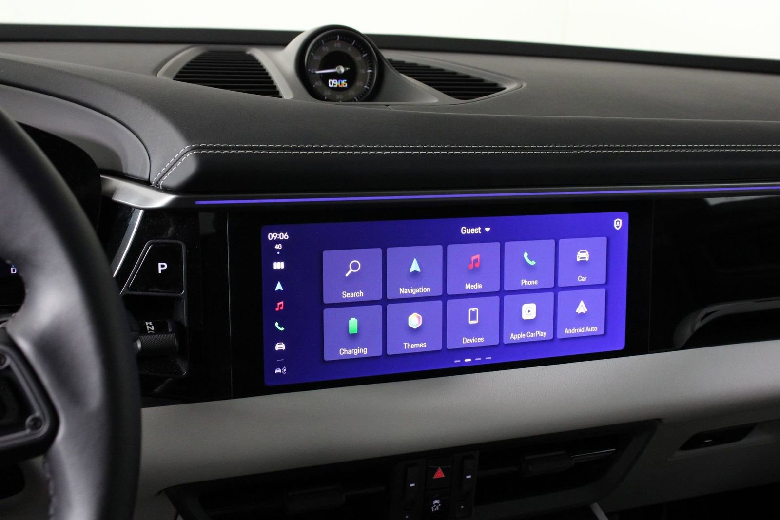 Certified 2025 Porsche Macan Electric image 13