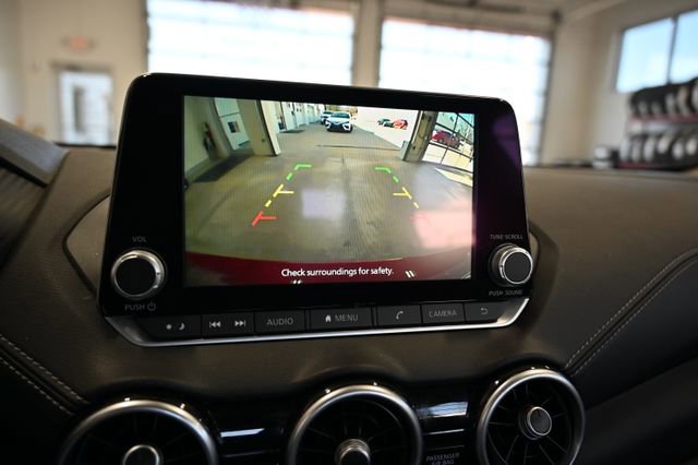 Used 2024 Nissan Sentra SV FWD image 17