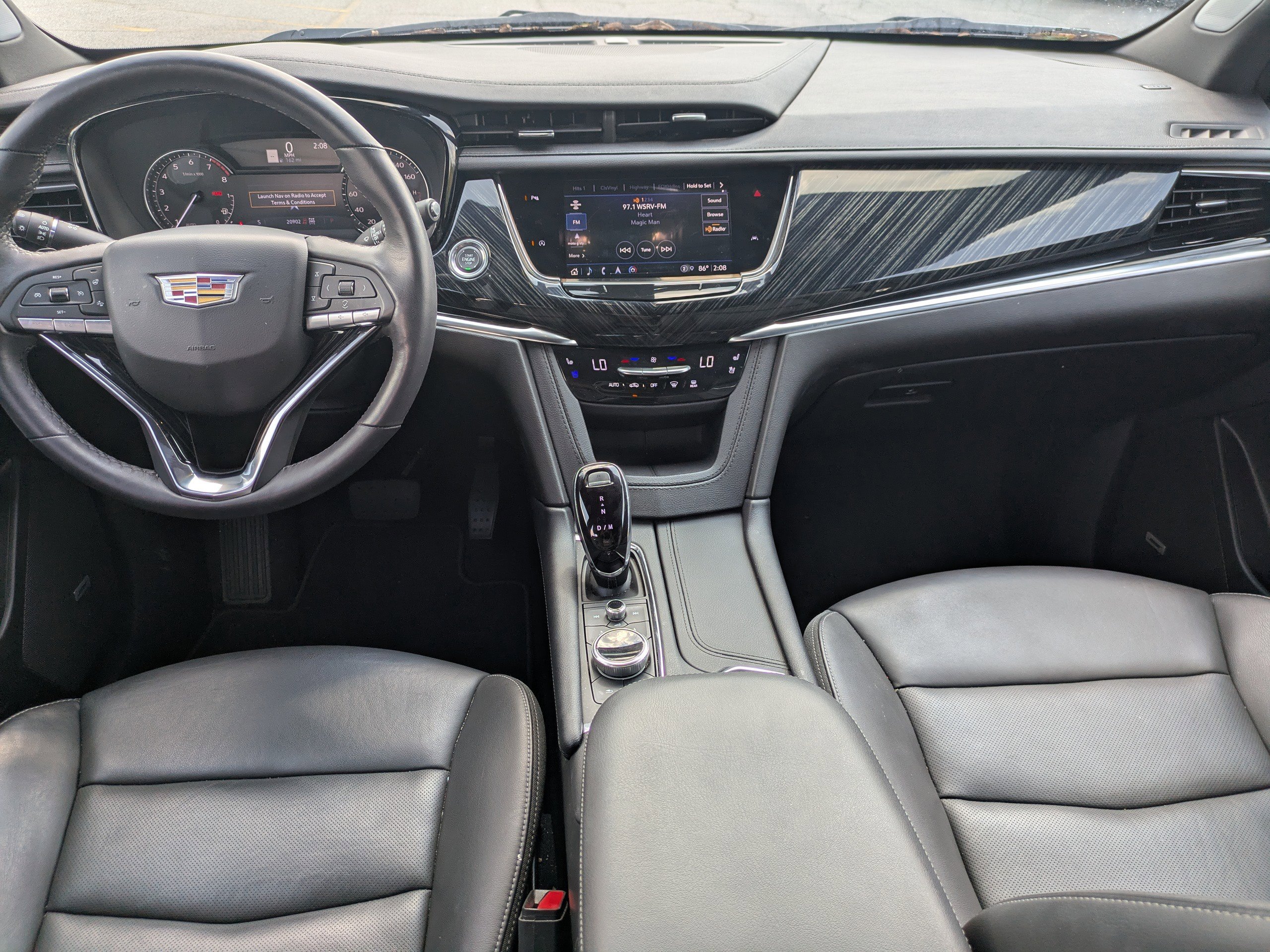 Used 2025 Cadillac XT6 Premium Luxury image 16