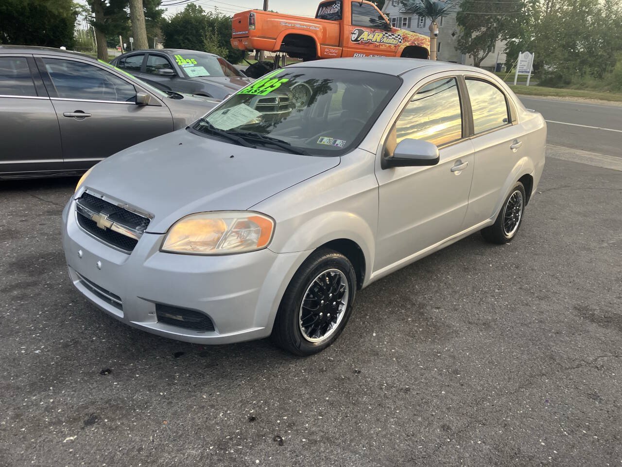 Used 2011 Chevrolet Aveo LT FWD image 3