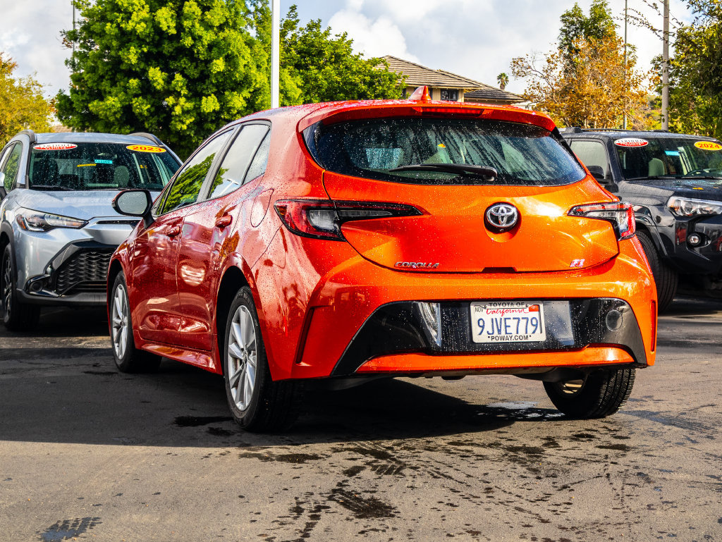 Used 2024 Toyota Corolla SE w/ SE Package FWD image 4
