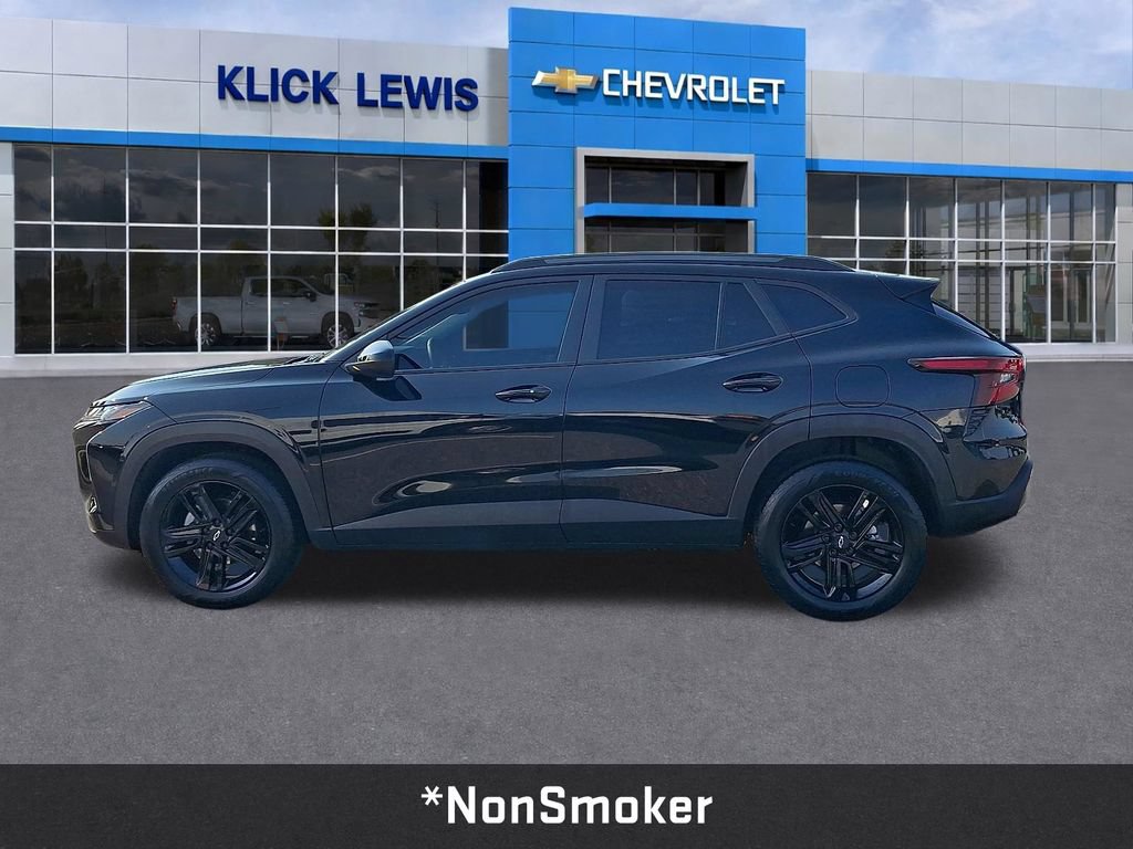 Used 2025 Chevrolet Trax ACTIV w/ Sunroof Package FWD image 4