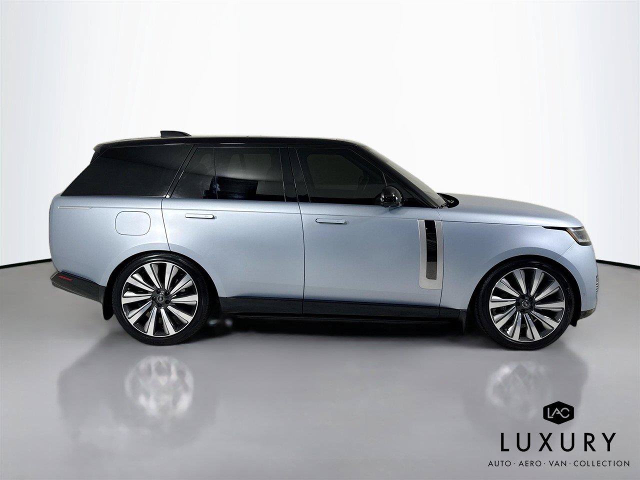 Used 2023 Land Rover Range Rover SV AWD/4WD image 5