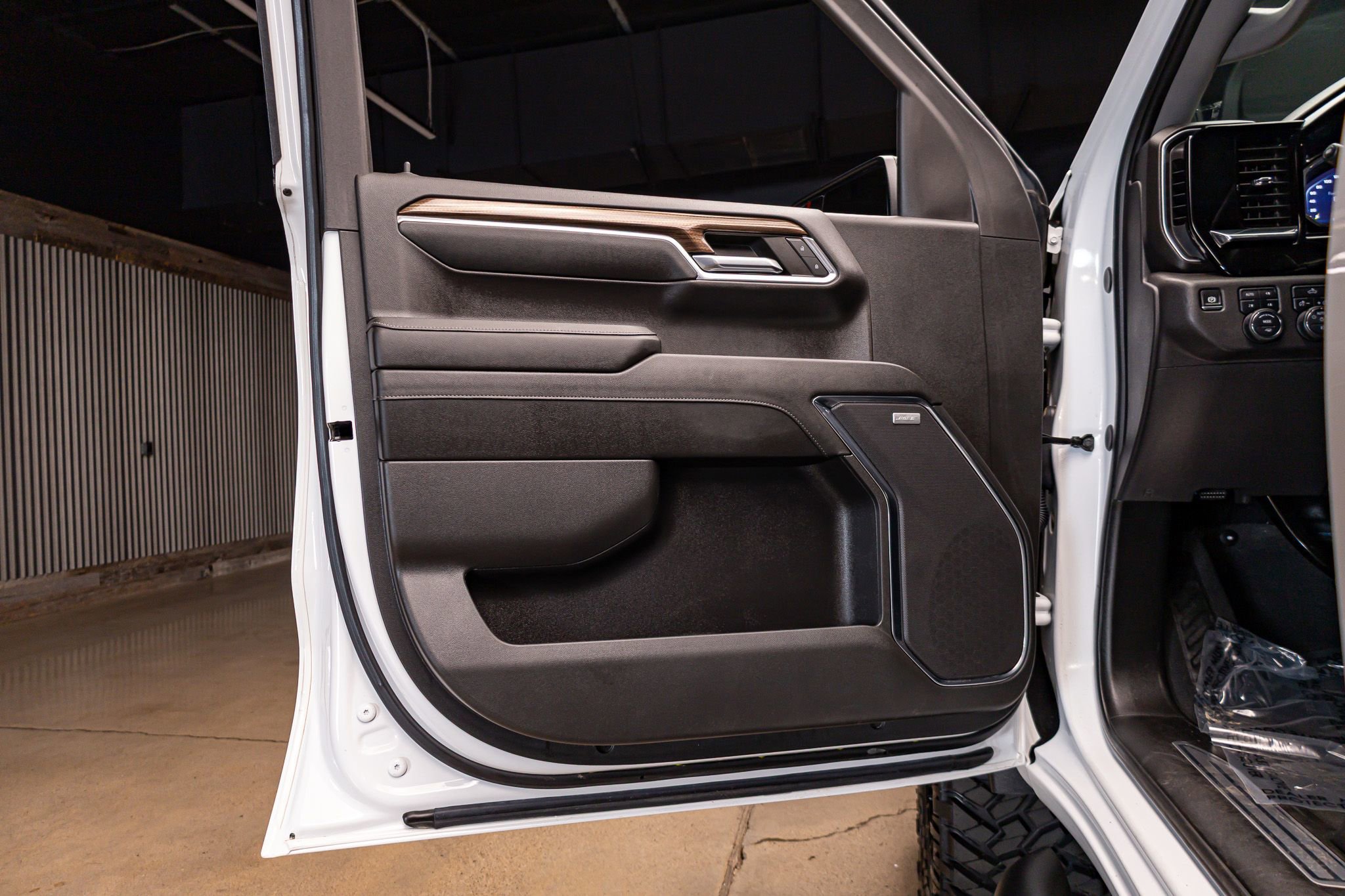 Used 2024 Chevrolet Silverado 1500 LT Trail Boss w/ Convenience Package II image 27