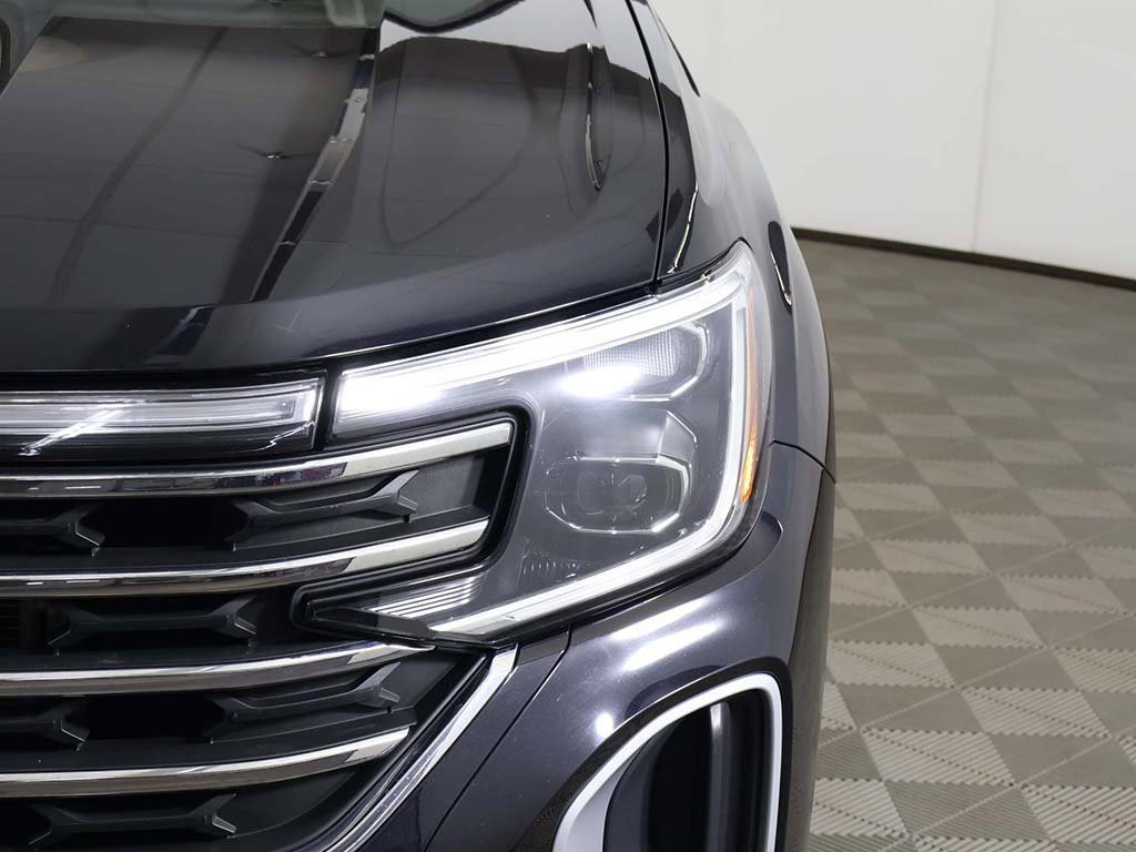 Used 2024 Volkswagen Atlas SE image 14