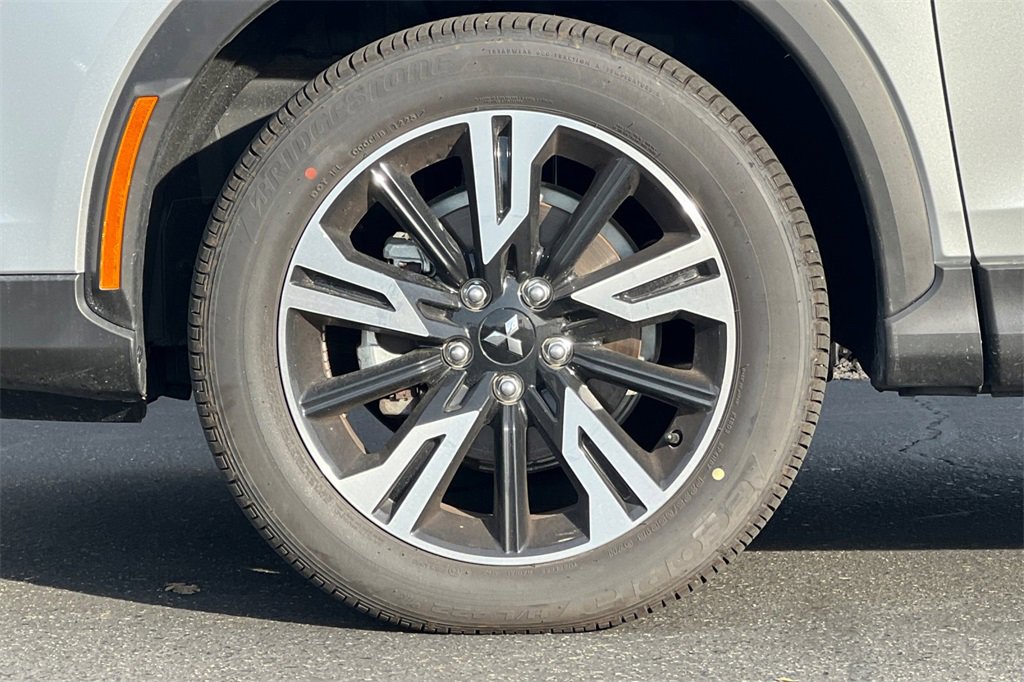 Used 2025 Mitsubishi Eclipse Cross Black Edition image 32