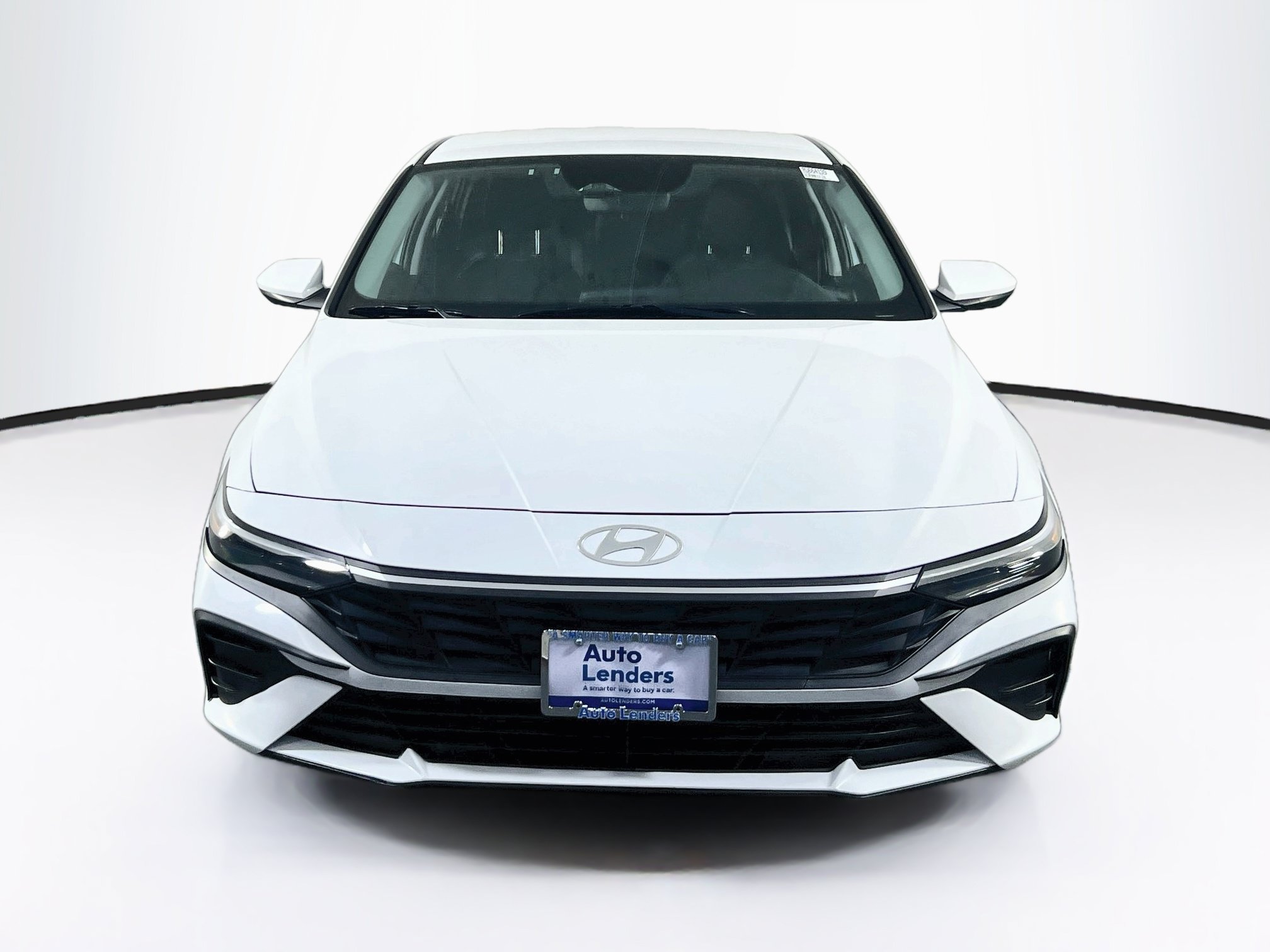 Used 2024 Hyundai Elantra SEL FWD image 2