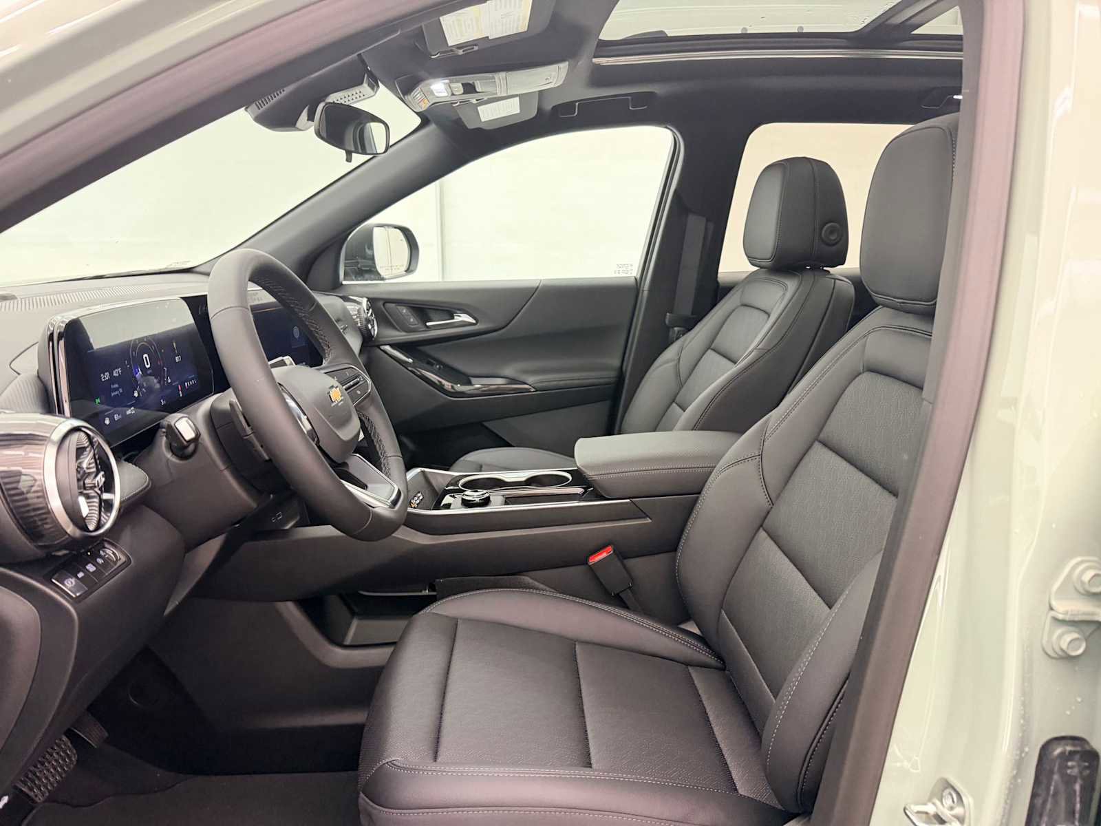 New 2026 Chevrolet Equinox LT w/ Convenience Package II image 16