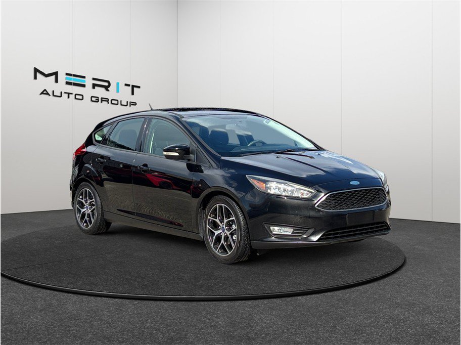 Used 2017 Ford Focus SEL FWD image 1