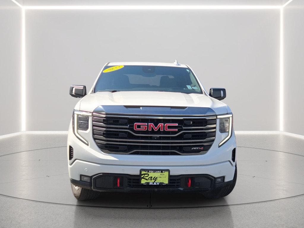 Used 2022 GMC Sierra 1500 AT4 w/ Technology Package AWD/4WD image 2
