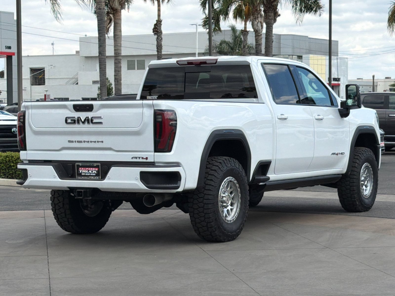 New 2026 GMC Sierra 2500 AT4 w/ AT4 Premium Plus Package AWD/4WD image 4